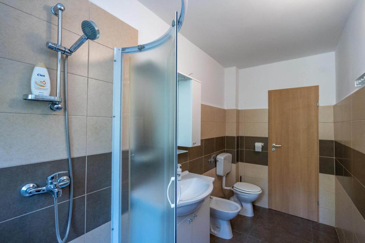 Stara Baska Apartments Esterno foto